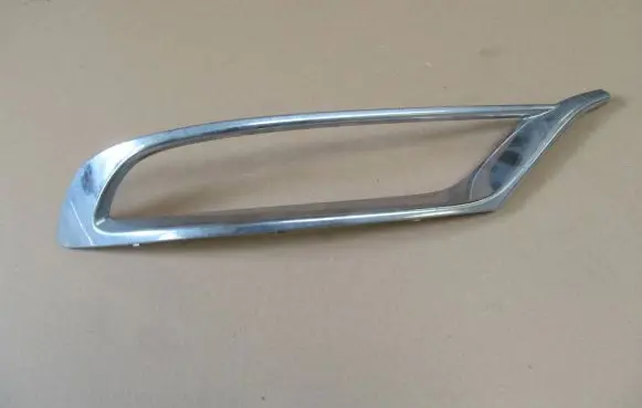 Chrysler 300C Front fog light trim/grill 9404226 K7901
