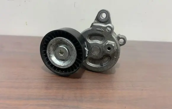 Subaru Outback (BT) Generator/alternator belt tensioner