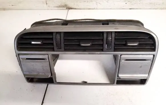 Nissan X-Trail T30 Dash center air vent grill e5715181500 e571-5181-500