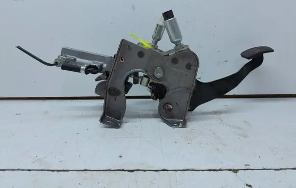 Honda CR-V Brake pedal 