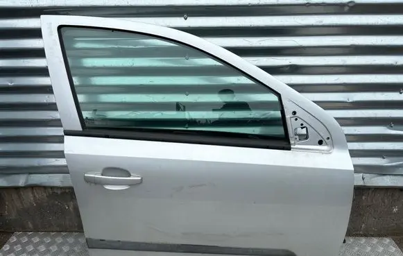 Opel Astra H Front door