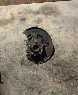 Ford Kuga I Front wheel hub 