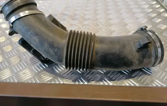 Audi Q5 SQ5 Air intake duct part 06E129629H