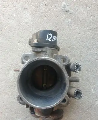Hyundai Lantra II Throttle valve