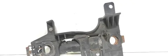 Land Rover Discovery 3 - LR3 Headlight/headlamp mounting bracket