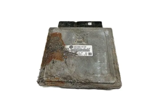 Volkswagen PASSAT B5 Engine control unit/module 03G906018CD