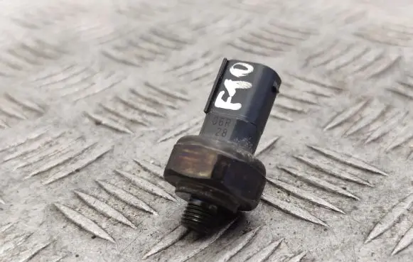 BMW 5 F10 F11 Air conditioning (A/C) pressure sensor 9141958