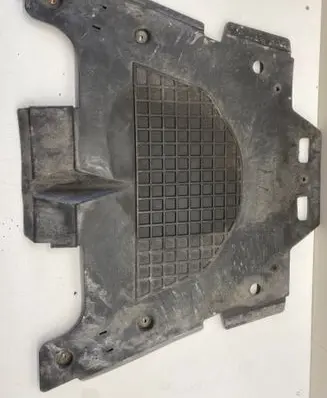 Cadillac CTS Engine splash shield/under tray 15849031
