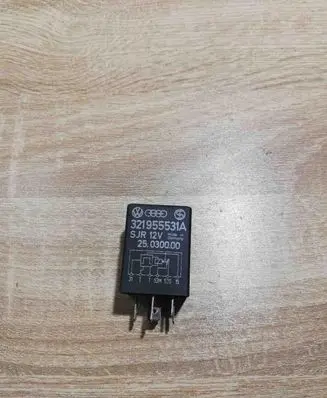 Volkswagen PASSAT B4 Other relay 321955531A