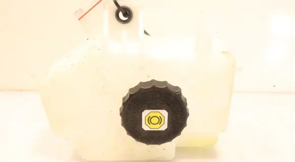 Lexus RX 330 - 350 - 400H Brake fluid reservoir 