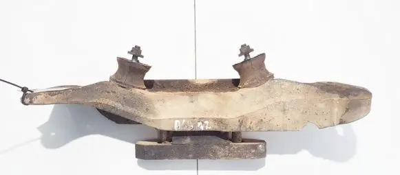 BMW 5 E39 Engine mount bracket 1093668 1094104