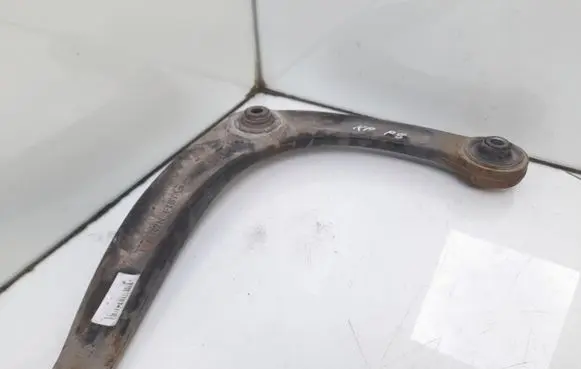 Front lower control arm/wishbone