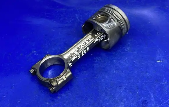 Nissan Qashqai Piston with connecting rod 7657H