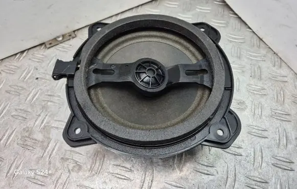 Audi A4 S4 B7 8E 8H Front door speaker 8H0035411