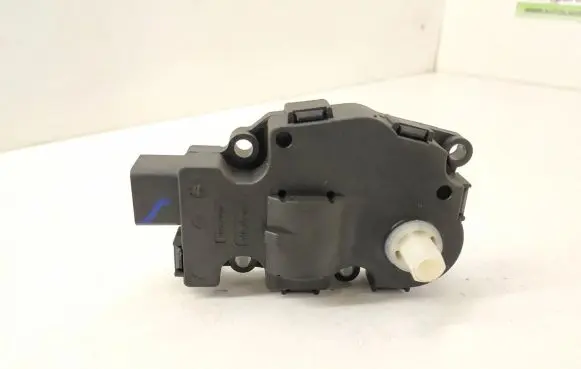 Mercedes-Benz E W212 Climate control unit DALISID3050 A2218200042 2218200042