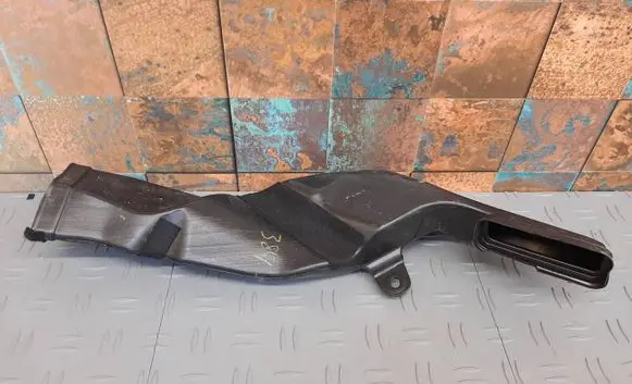 BMW X7 G07 Cabin air duct channel 7466095 64227466095