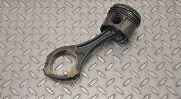 Mercedes-Benz CLS C219 Piston 6423077