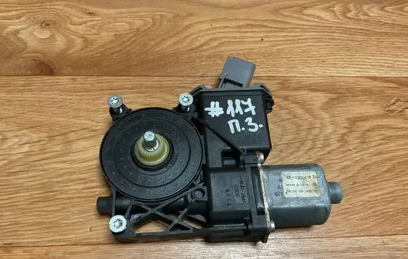 Opel Insignia A Rear door window regulator motor 13302478 45278D 910278102