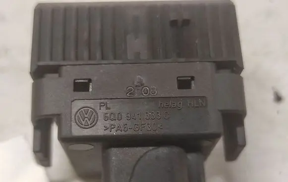 Volkswagen Polo IV 9N3 Headlight level height control switch 6Q0941333C