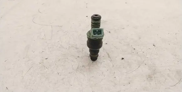 BMW 5 E39 Fuel injector 0280150415