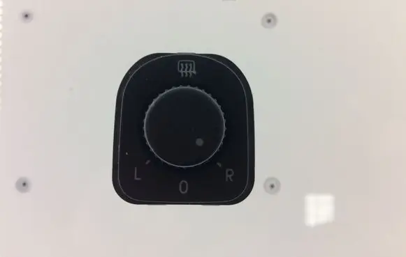 Wing mirror switch