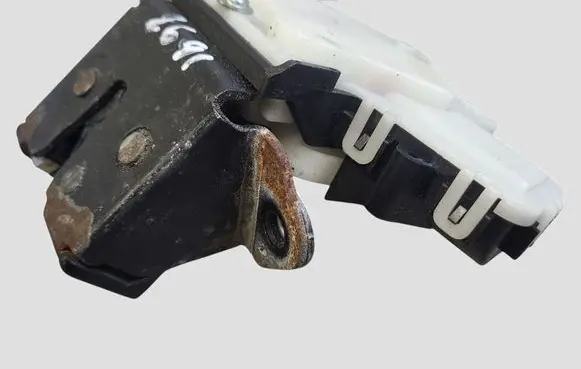 Mazda 3 II Loading door lock