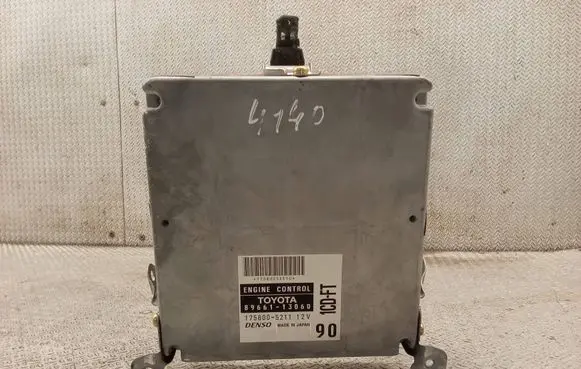 Toyota Corolla Verso E121 Engine control unit/module 8966113060 1758005211