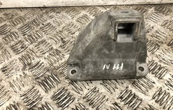 BMW 5 F10 F11 Engine mounting bracket 6795958