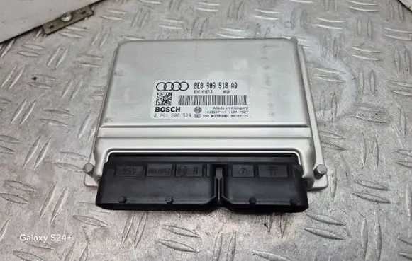 Audi A4 S4 B7 8E 8H Engine control unit/module 8E0909518AQ 0261208524