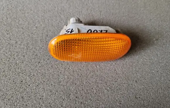 Mitsubishi L200 Front fender indicator light