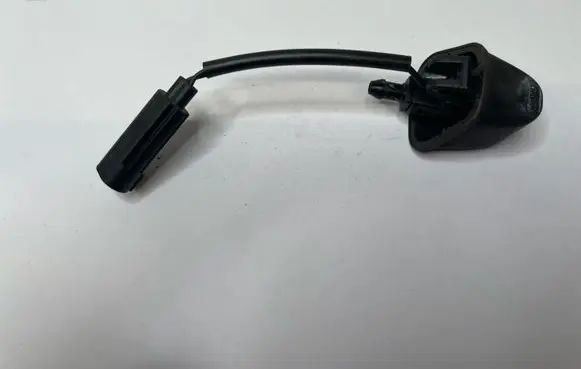 BMW 3 E90 E91 Windshield washer spray nozzle 8365385