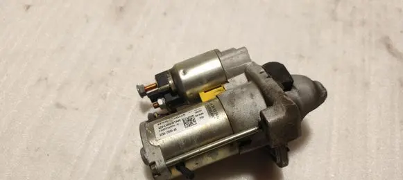 Dacia Sandero III Starter motor 233008820R