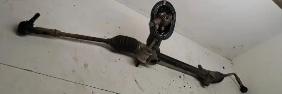 Toyota Yaris Steering rack 00071