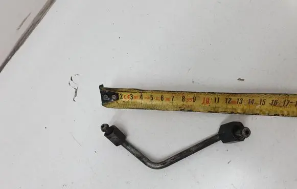Hyundai Santa Fe Fuel injector supply line/pipe 