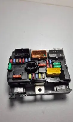 Citroen C5 Fuse module 9667199680