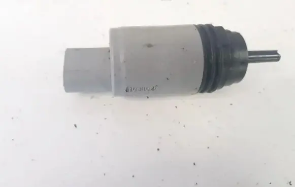 BMW 3 E90 E91 Windscreen/windshield washer pump 6712693415902 67.12-6934159-02