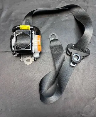 Toyota Hilux VIII Front seatbelt 360009 732100K86 314026099483