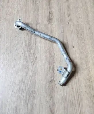 Audi Q7 4L Engine coolant pipe/hose 057121083S