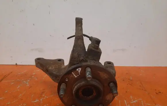 Hyundai Santa Fe Front wheel hub spindle knuckle
