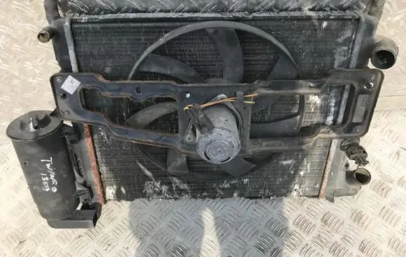 Renault Twingo I Coolant radiator