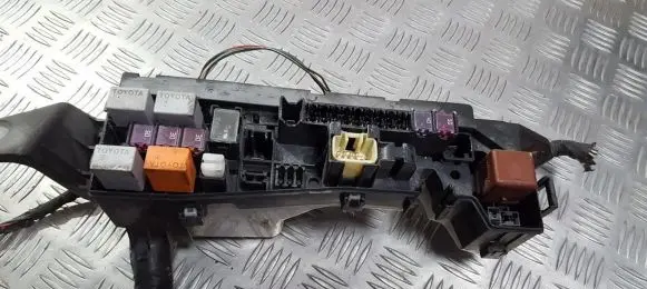 Toyota Avensis T250 Fuse box set