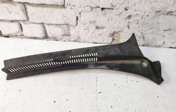 Volkswagen Golf Plus Wiper trim 5M0819404B