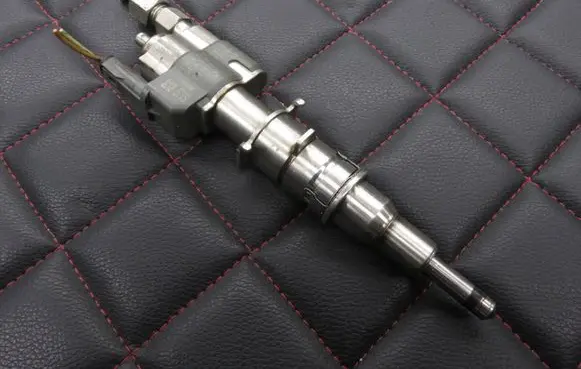 BMW 1 E81 E87 Fuel injector 7589048 10181010 758904809