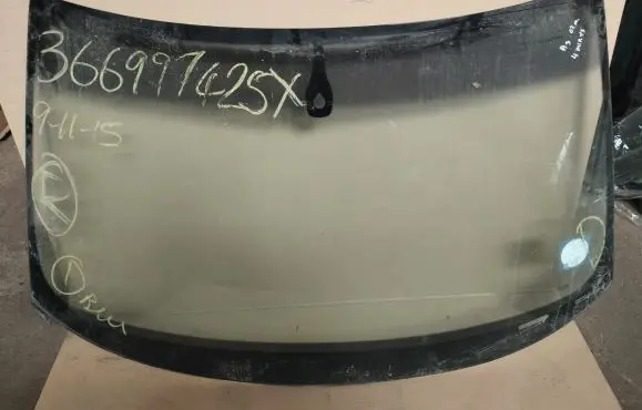 Audi A3 S3 8P Front windscreen/windshield window 