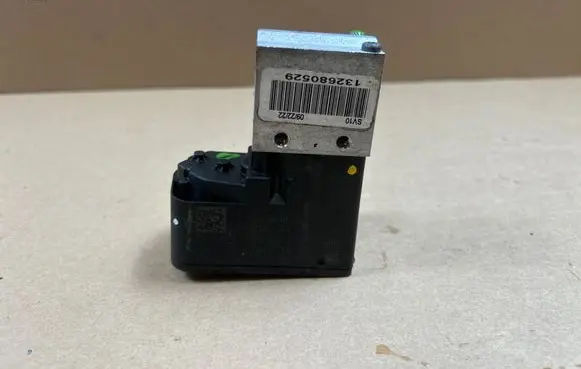 Porsche Taycan 9J1 Air conditioning (A/C) expansion valve 4M0816702A