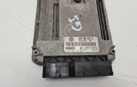 Volkswagen Golf V Engine control unit/module 03G906016B