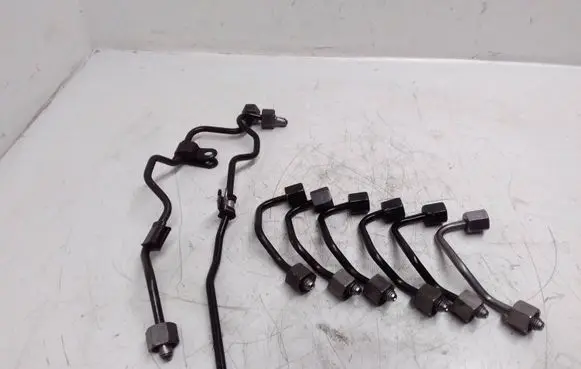 Mercedes-Benz CLS C219 Fuel injector supply line/pipe 