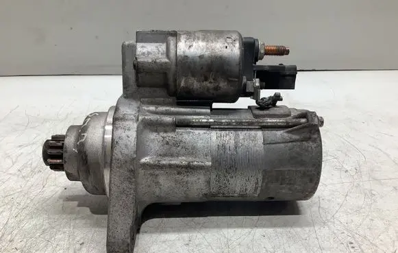 Volkswagen Golf V Starter motor 02Z911023H
