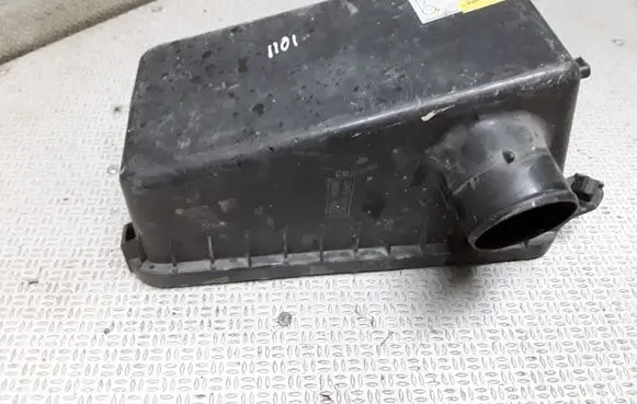 Toyota RAV 4 (XA10) Air filter box cover 