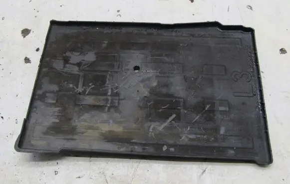 Peugeot 308 Battery box tray 9807651580
